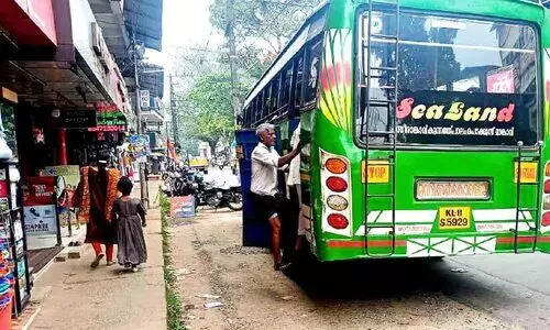 ബസുകളിലിപ്പോൾ കിളികളില്ല, പകരം സമയനിഷ്ഠൻ