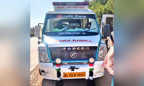 മൃതദേഹവുമായി പോയ ആംബുലൻസിന് നേരെ മധ്യപ്രദേശിൽ ആക്രമണം
