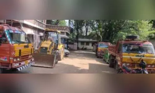 അനധികൃത മണ്ണ് കടത്ത്: വാഹനങ്ങൾ പിടിച്ചെടുത്തു