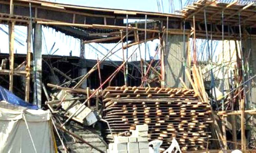 നി​ർ​മാ​ണ​ത്തി​ലി​രുന്ന വീ​ടി​ന്റെ മേ​ൽ​ക്കൂ​ര ത​ക​ർ​ന്നു​വീ​ണു