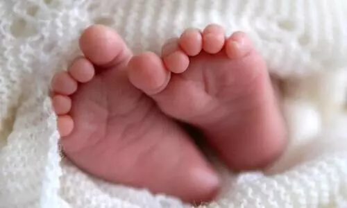 അമ്മത്തൊട്ടിലിലെത്തിയ കുഞ്ഞ് മാതൃചൂടിലേക്ക്; മാനഹാനി മറന്ന് അവർ ചേർത്തണച്ചു