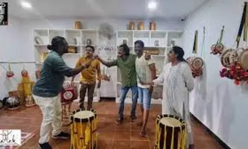 കലാകാരൻമാരുടെ ഒത്തുചേരലുകൾ കാണുമ്പോൾ സന്തോഷവും പ്രതീക്ഷയുമുണ്ടെന്ന് പ്രകാശ് രാജ്