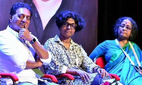 കലാകാരന്മാർ ജനങ്ങളു​ടെ ശബ്​ദവും മുദ്രാവാക്യവും -പ്രകാശ് രാജ്