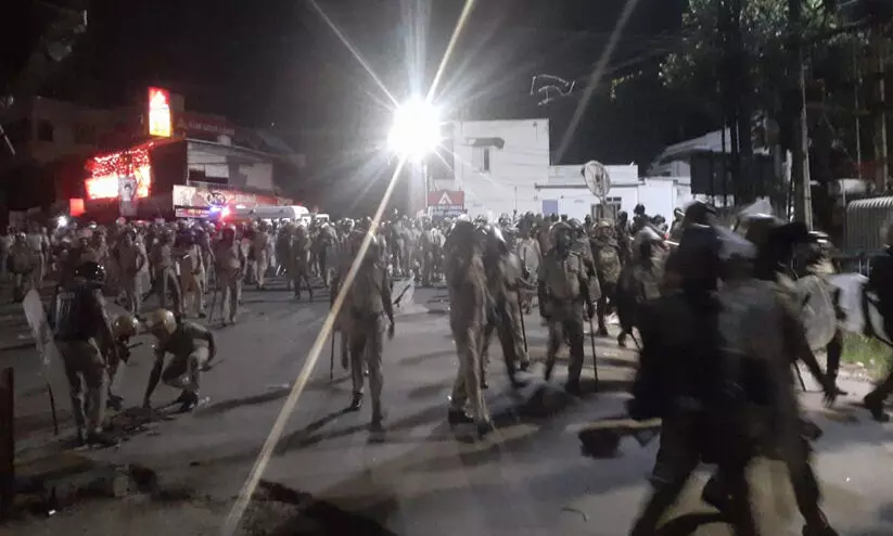 വിഴിഞ്ഞത്ത് എട്ടുപേർ കൂടി അറസ്റ്റിൽ; ഇന്ന് സമാധാന ചർച്ച, മന്ത്രിമാർ പ​ങ്കെടുക്കും