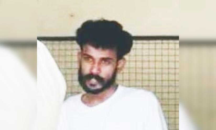 മോഷ്ടിച്ച ബൈക്കുകൾ പൊളിച്ച് വിൽപന: യുവാവ് അറസ്റ്റിൽ മോഷ്ടിച്ച ബൈക്കുകൾ പൊളിച്ച് വിൽപന: യുവാവ് അറസ്റ്റിൽ