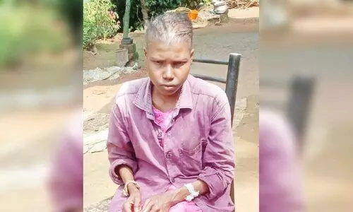 രോ​ഗ​മെ​ന്തെ​ന്ന് ആ​ർ​ക്കു​മ​റി​യി​ല്ല; ദു​രി​ത​ക്ക​യ​ത്തി​ൽ ആ​ദി​വാ​സി പെ​ൺ​കു​ട്ടി