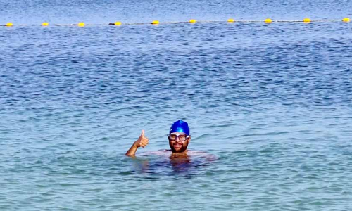 മംസാറിൽ നീരാടി സമീഖ്​; നിർത്താതെ നീന്തിയത്​ 25 കിലോമീറ്റർ