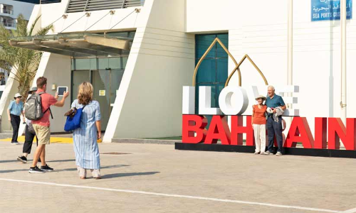 ക്രൂ​സ് ക​പ്പ​ൽ സീ​സ​ണി​ന് തു​ട​ക്ക​മാ​യി