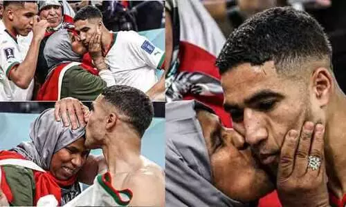 ഹാകിമിക്ക് മാതാവിന്റെ സ്നേഹ ചുംബനം; പഴയ വീട്ടുവേലക്കാരിയെ ചേർത്തുപിടിച്ച് ഫുട്ബാൾ ലോകം