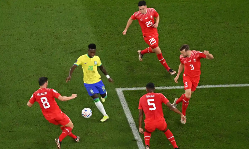 പറന്നിറങ്ങാൻ കാനറികൾ, തടുത്തുനിർത്തി സ്വിസ് പട; ആദ്യ പകുതി ഗോൾ രഹിതം