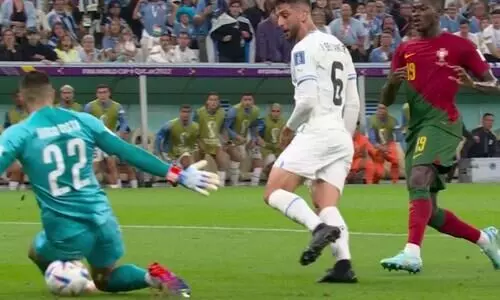 പറങ്കിപ്പടയെ പൂട്ടിയിട്ട് ഉറുഗ്വായ്; ഗോളില്ലാതെ ആദ്യ പകുതി പറങ്കിപ്പടയെ പൂട്ടിയിട്ട് ഉറുഗ്വായ്; ഗോളില്ലാതെ ആദ്യ പകുതി