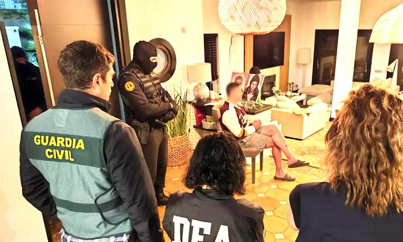 ലഹരിസംഘത്തിലെ 49 പേർ അറസ്റ്റിൽ; 30 ടൺ കൊക്കെയ്ൻ പിടിച്ചെടുത്തു ലഹരിസംഘത്തിലെ 49 പേർ അറസ്റ്റിൽ; 30 ടൺ കൊക്കെയ്ൻ പിടിച്ചെടുത്തു