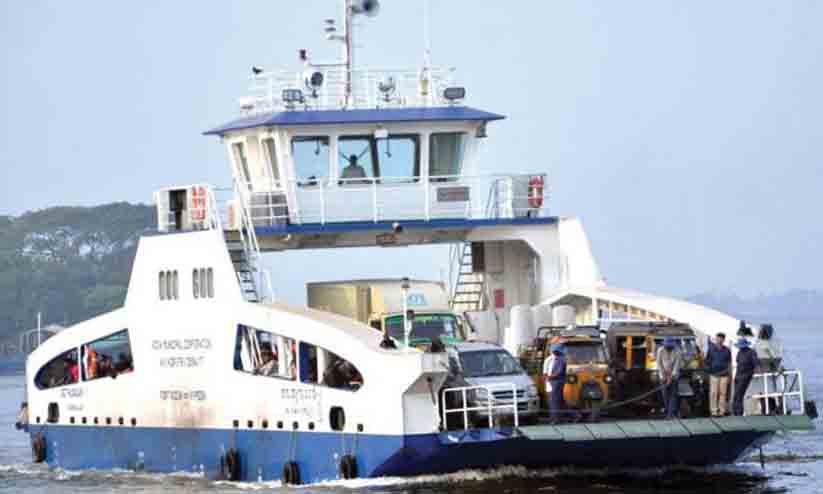 റോ റോ കട്ടപ്പുറത്തായിട്ട് മൂന്നാഴ്ച റോ റോ കട്ടപ്പുറത്തായിട്ട് മൂന്നാഴ്ച