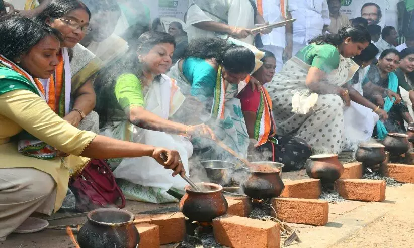 കോർപറേഷൻ കത്ത് വിവാദം; പ്രതിഷേധത്തിന് അയവില്ല