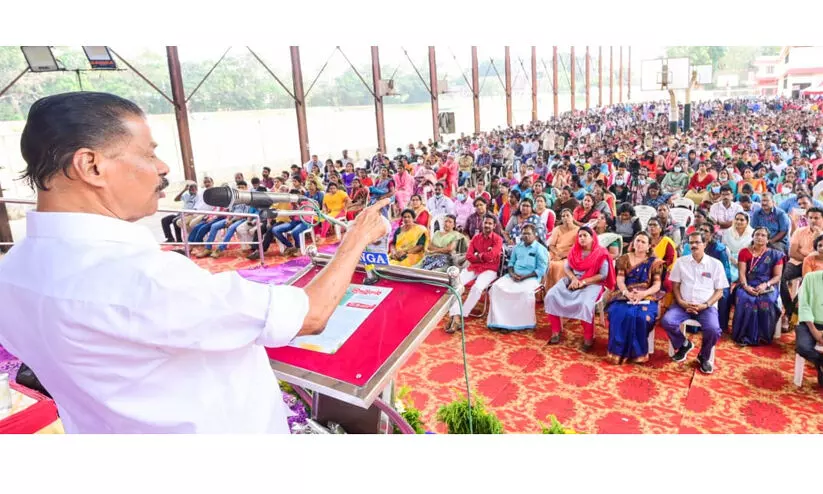 കുത്തകകൾക്ക്‌ വേണ്ടി മാത്രമുള്ള ഭരണമാണ്‌ രാജ്യത്ത്‌ നടത്തുന്നതെന്ന് എം.വി ഗോവിന്ദൻ