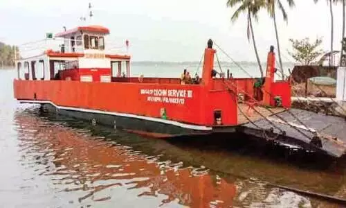 പൊന്നാനിയിൽ ജങ്കാറിനുപകരം യാത്രാബോട്ട് സർവിസ് ആരംഭിക്കുന്നു പൊന്നാനിയിൽ ജങ്കാറിനുപകരം യാത്രാബോട്ട് സർവിസ് ആരംഭിക്കുന്നു