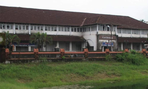 കോംട്രസ്റ്റ് ഏറ്റെടുക്കൽ നടപടി വൈകുന്നു