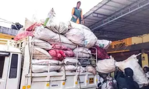 ആക്രി വി​ല്‍ക്കാ​നു​ണ്ടോ; വാ​ങ്ങാ​ന്‍ ഇ​ര​ട്ട​യാ​ര്‍ പ​ഞ്ചാ​യ​ത്ത് റെ​ഡി