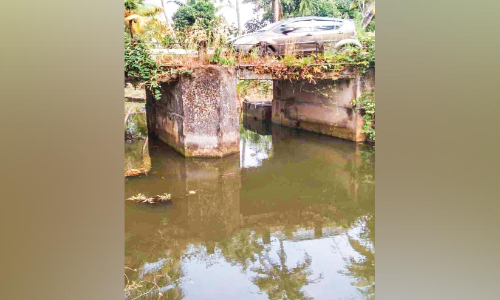 ഫണ്ട് അനുവദിച്ചിട്ട് 15 വർഷം; പുതുക്കിപ്പണിയാതെ കലാഞ്ഞി പാലം