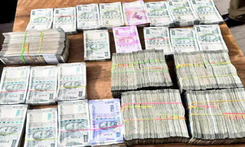 കൂട്ടുപുഴയിൽ വൻ കുഴൽപണ വേട്ട; 36.40 ലക്ഷം പിടികൂടി