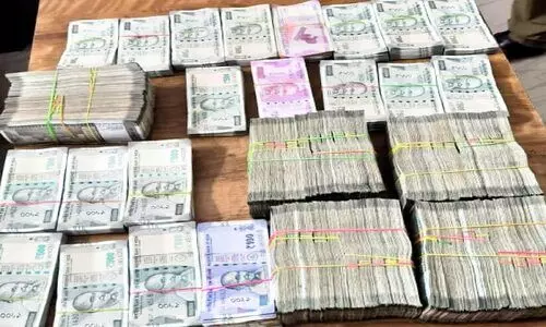 കൂട്ടുപുഴയിൽ വൻ കുഴൽപണ വേട്ട; 36.40 ലക്ഷം പിടികൂടി