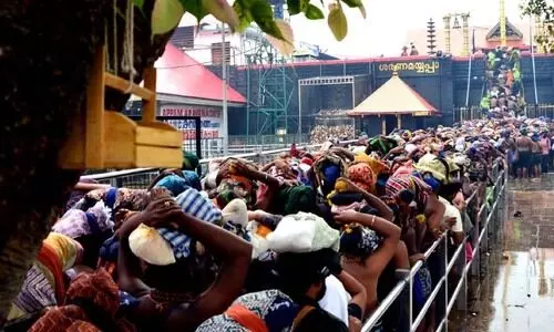 കമ്പ്യൂട്ടറുകള്‍ പണിമുടക്കി; ശ​ബ​രി​മ​ല തീർഥാടകര്‍ വലഞ്ഞു