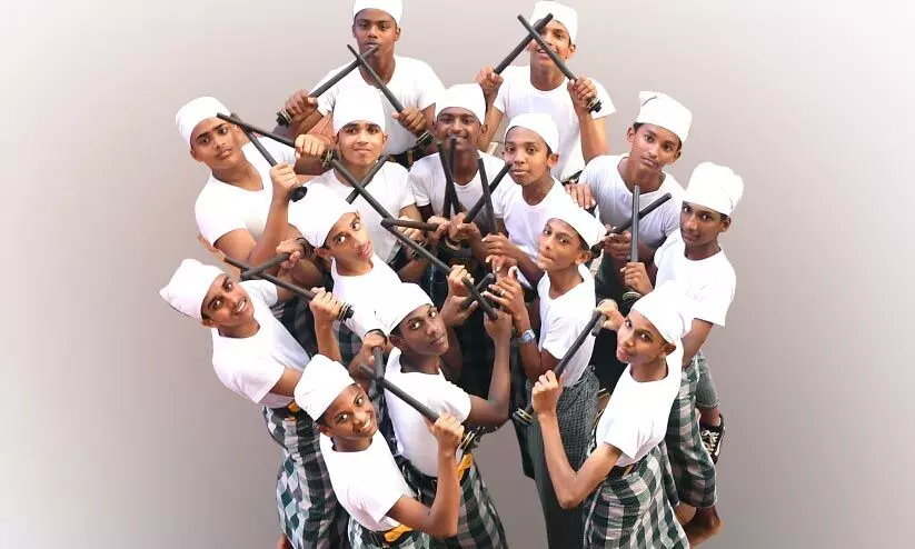 അങ്കം ജയിച്ച് തിരുവങ്ങൂർ; കോൽക്കളിയിൽ കോടതിവിധിയുമായി വന്ന് ഒന്നാംസ്ഥാനം