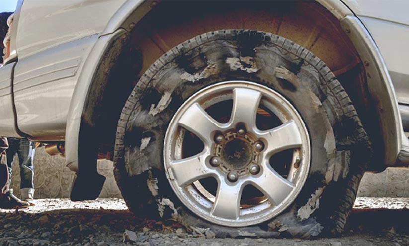 സിഗ്നൽ മറികടന്ന് അപകട ഡ്രൈവിങ്: ട്രക്ക് ഡ്രൈവർക്ക് 21,000 രൂപ പിഴ സിഗ്നൽ മറികടന്ന് അപകട ഡ്രൈവിങ്: ട്രക്ക് ഡ്രൈവർക്ക് 21,000 രൂപ പിഴ