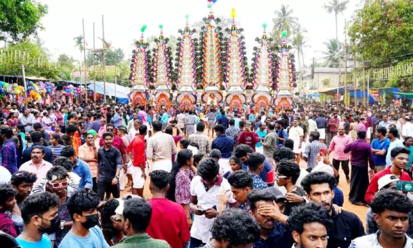 കാവടിച്ചേലിലലിഞ്ഞ് കൊടകര ഷഷ്ഠി കാവടിച്ചേലിലലിഞ്ഞ് കൊടകര ഷഷ്ഠി