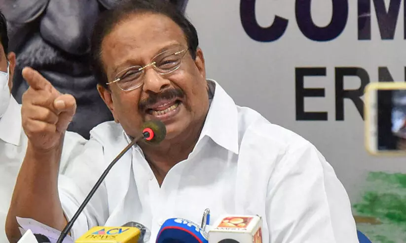 നിരോധിത സംഘടനയുടെ സാന്നിധ്യം ആരോപിച്ച് മത്സ്യത്തൊഴിലാളി സമരത്തെ തകര്ക്കാന് സര്ക്കാര് നീക്കമെന്ന് കെ.സുധാകരന് എം.പി നിരോധിത സംഘടനയുടെ സാന്നിധ്യം ആരോപിച്ച് മത്സ്യത്തൊഴിലാളി സമരത്തെ തകര്ക്കാന് സര്ക്കാര് നീക്കമെന്ന് കെ.സുധാകരന് എം.പി