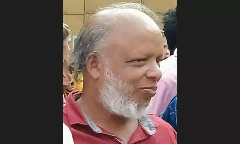 തെങ്ങിൽ കയറിയ മധ്യവയസ്കൻ ഷോക്കേറ്റ് മരിച്ചു