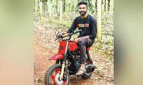 ക​ല​ക്ക​ൻ ​സ്​​പോ​ർ​ട്ടി ബൈ​ക്ക് നി​ർ​മി​ച്ച് മു​ന​വ്വ​ർ