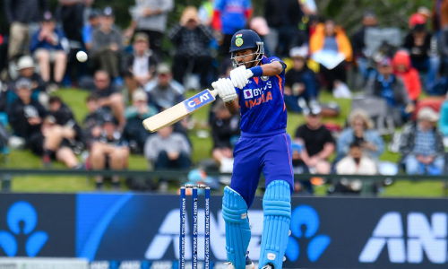 സഞ്ജുവിനെ പുറത്തിരുത്തി, പന്ത് വീണ്ടും പരാജയം; തകർന്നടിഞ്ഞ് ഇന്ത്യ സഞ്ജുവിനെ പുറത്തിരുത്തി, പന്ത് വീണ്ടും പരാജയം; തകർന്നടിഞ്ഞ് ഇന്ത്യ