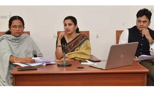 മഴക്കാലത്തിന് മുമ്പ് പൊതുമരാമത്ത് പ്രവർത്തികൾ പൂർത്തിയാക്കണമെന്ന് ഡോ.രേണുരാജ്