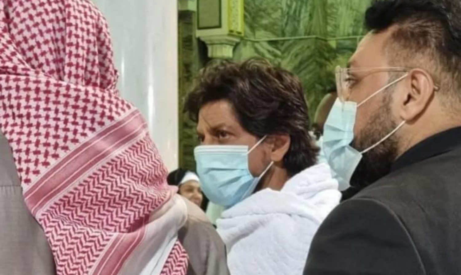 ബോളിവുഡ് നടൻ ഷാരൂഖ് ഖാൻ ഉംറ നിർവഹിച്ചു