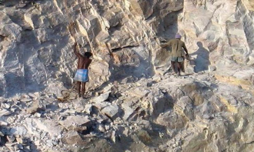 മാളൂർ കരിങ്കൽ ക്വാറിയിൽ മാലിന്യസംഭരണ കേന്ദ്രം സ്ഥാപിക്കാൻ നീക്കം; പ്രതിഷേധവുമായി നാട്ടുകാർ