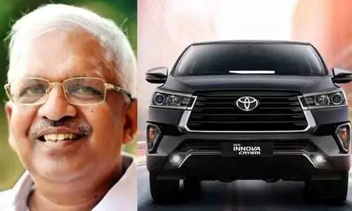 പി. ജയരാജന് വാങ്ങുന്നത് കറുത്ത ഇന്നോവ ക്രിസ്റ്റ കാർ; 32 ലക്ഷം അനുവദിച്ച് ഉത്തരവ്