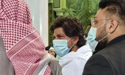 ബോളിവുഡ് നടൻ ഷാരൂഖ് ഖാൻ ഉംറ നിർവഹിച്ചു