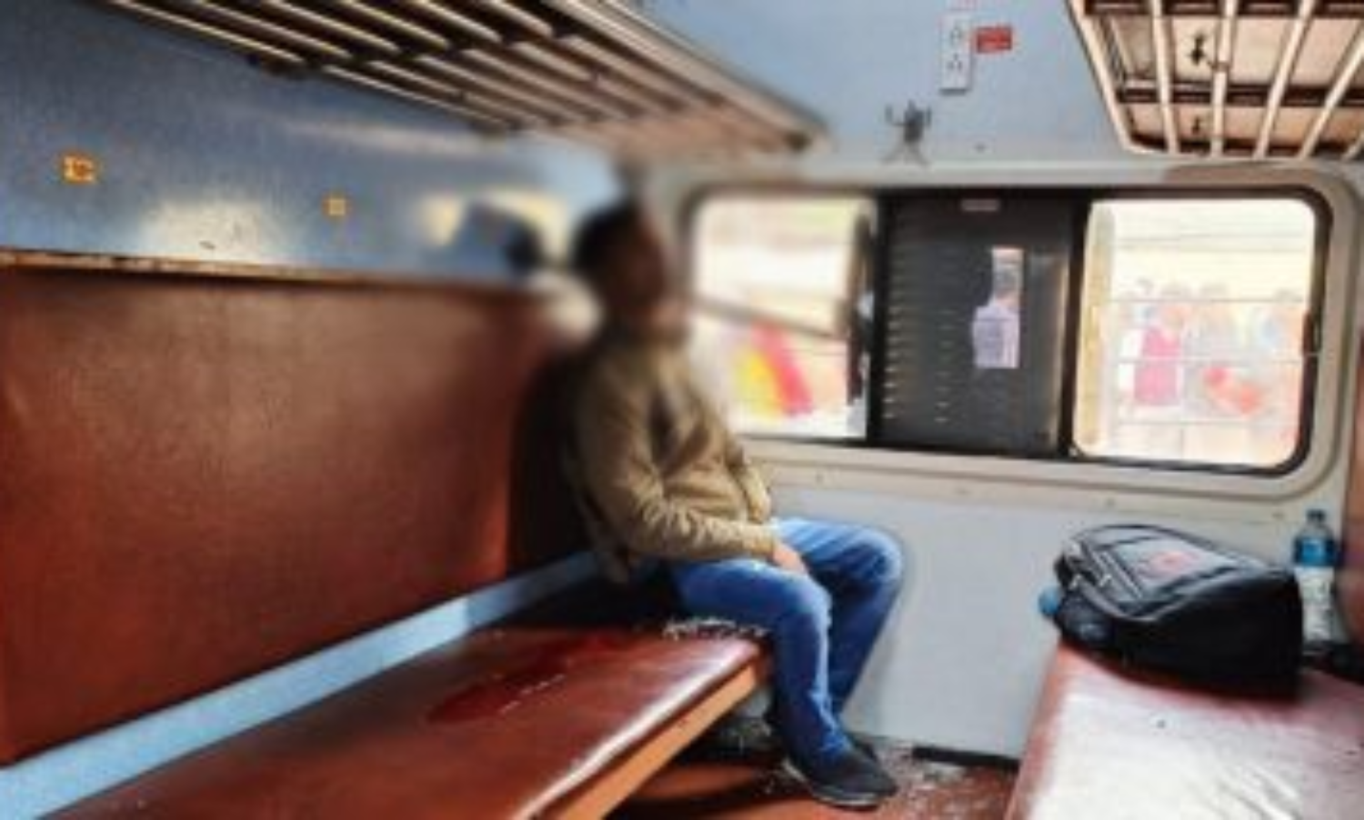 ഇരുമ്പുകമ്പി തുളച്ചുകയറി ട്രെയിൻ യാത്രക്കാരൻ മരിച്ചു