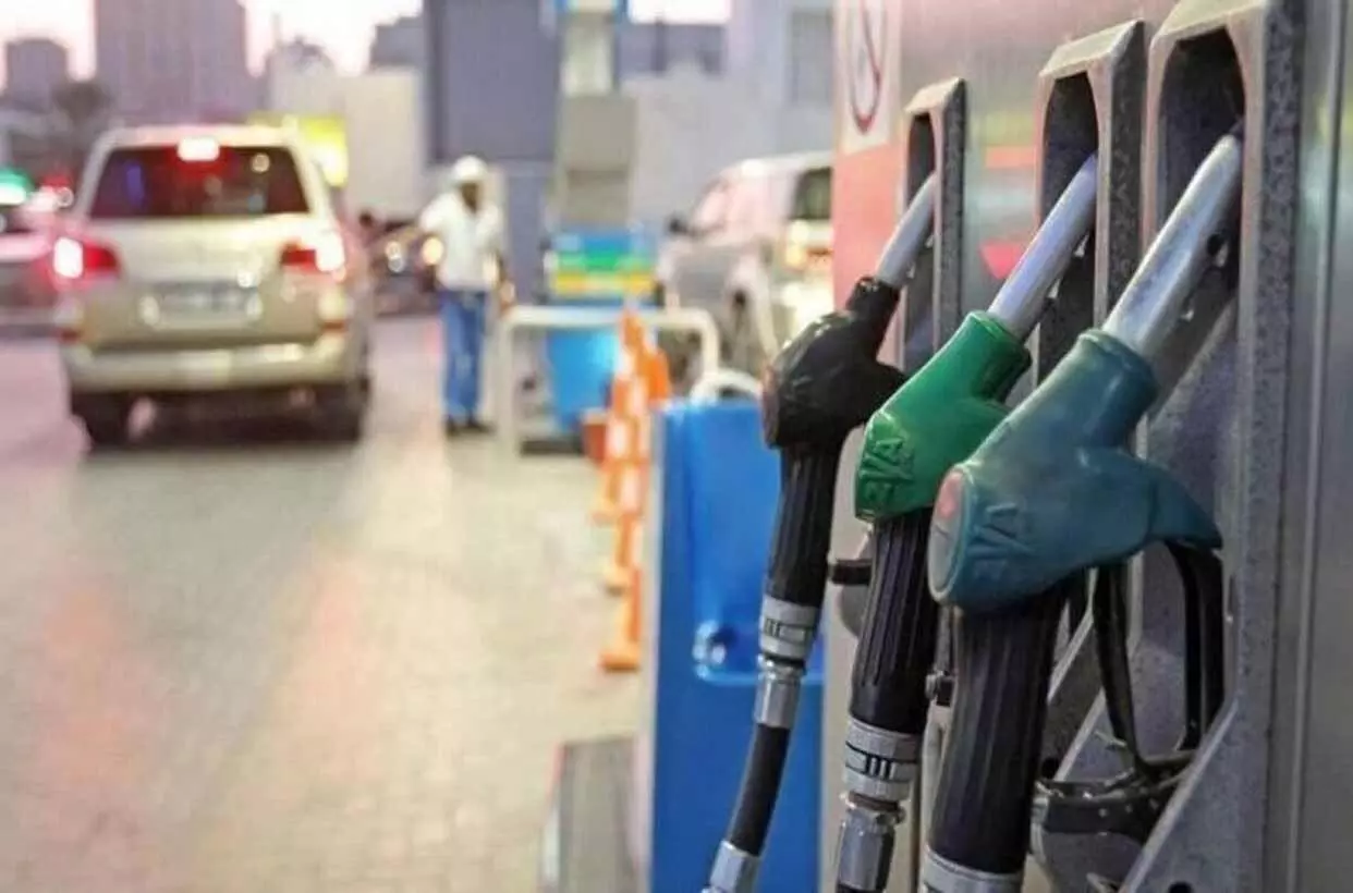 ഡി​സം​ബ​ർ പെ​ട്രോ​ൾ വി​ല​യി​ൽ നേ​രി​യ കു​റ​വ്​