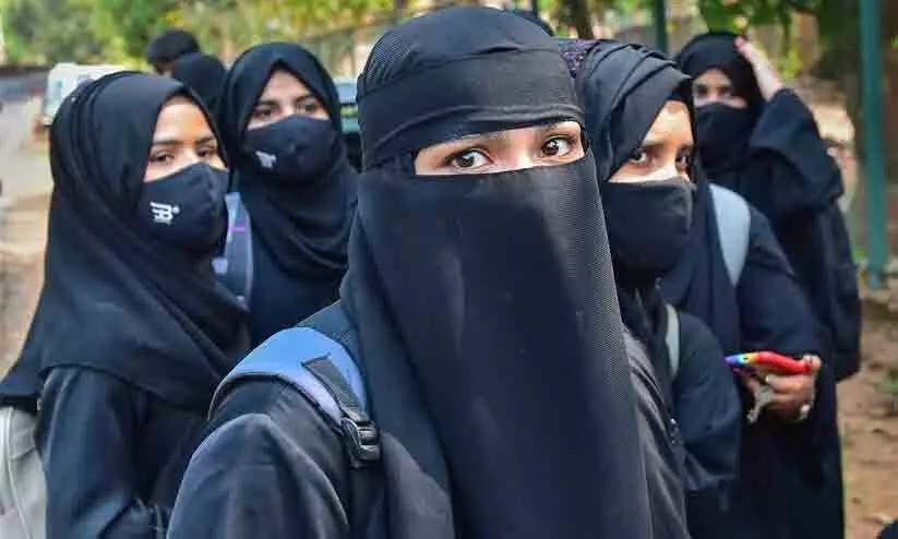 ഹിജാബ്: കർണാടകയിൽ വനിത കോളജ് പദ്ധതിയുമായി വഖഫ് ബോർഡ്; വിവാദമായപ്പോൾ തിരുത്തി
