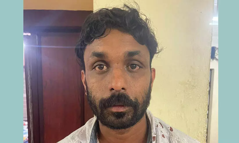 എട്ട് മാസം പ്രായമുള്ള കുഞ്ഞിനെ സ്റ്റീൽ കമ്പി കൊണ്ട് അടിച്ചു; പിതാവ് അറസ്റ്റിൽ എട്ട് മാസം പ്രായമുള്ള കുഞ്ഞിനെ സ്റ്റീൽ കമ്പി കൊണ്ട് അടിച്ചു; പിതാവ് അറസ്റ്റിൽ