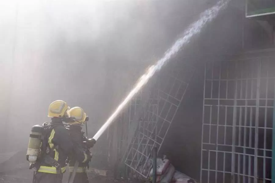 ജിദ്ദ സൂഖ് സവാരീഖിൽ തീപിടുത്തം, ഒരു മരണം ജിദ്ദ സൂഖ് സവാരീഖിൽ തീപിടുത്തം, ഒരു മരണം