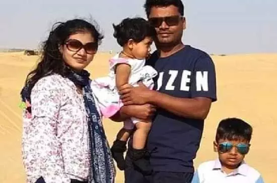 ഭർത്താവുമായി വഴക്കിട്ട യുവതിയും മൂന്ന് പിഞ്ചു മക്കളും മരിച്ച നിലയിൽ; മക്കൾക്ക് വിഷം നൽകി ജീവനൊടുക്കിയെന്ന് നിഗമനം ഭർത്താവുമായി വഴക്കിട്ട യുവതിയും മൂന്ന് പിഞ്ചു മക്കളും മരിച്ച നിലയിൽ; മക്കൾക്ക് വിഷം നൽകി ജീവനൊടുക്കിയെന്ന് നിഗമനം