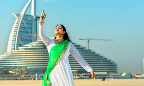 നൃ​ത്ത​ച്ചു​വ​ടു​ക​ളി​ൽ യു.​എ.​ഇ​ക്ക്​ ആ​ദ​ര​വ​ർ​പ്പി​ച്ച്​ ദി​ൽ​ന