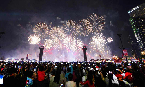 ദേ​ശീ​യ​ദി​നം;ആ​ഘോ​ഷ​നി​റ​വി​ൽ ഇ​മാ​റാ​ത്ത്​