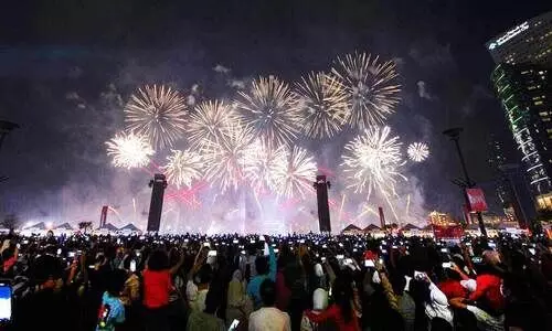 ദേ​ശീ​യ​ദി​നം;ആ​ഘോ​ഷ​നി​റ​വി​ൽ ഇ​മാ​റാ​ത്ത്​