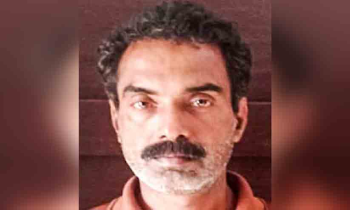 ലോ​റി​യി​ടി​ച്ച് വീ​ട്ട​മ്മ മ​രി​ച്ച സം​ഭ​വം: ഡ്രൈ​വ​ർ അ​റ​സ്റ്റി​ൽ