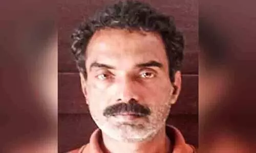 ലോ​റി​യി​ടി​ച്ച് വീ​ട്ട​മ്മ മ​രി​ച്ച സം​ഭ​വം: ഡ്രൈ​വ​ർ അ​റ​സ്റ്റി​ൽ