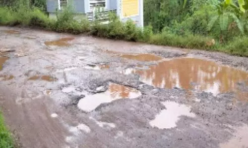 എന്ന് നടക്കും നവീകരണം; ആയൂർ-ചുണ്ട റോഡ് തകർന്നുതന്നെ